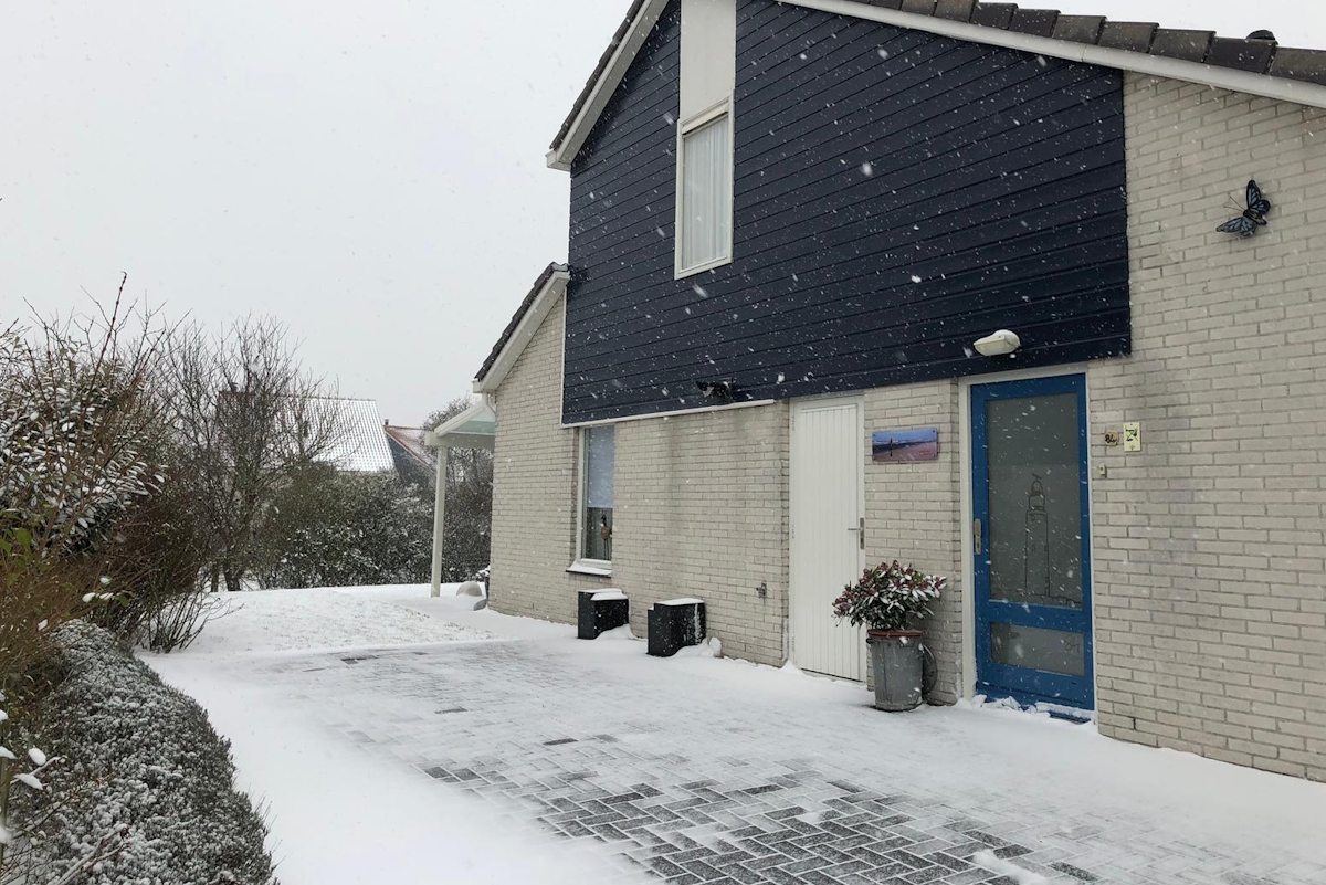 Het huisje in de sneeuw