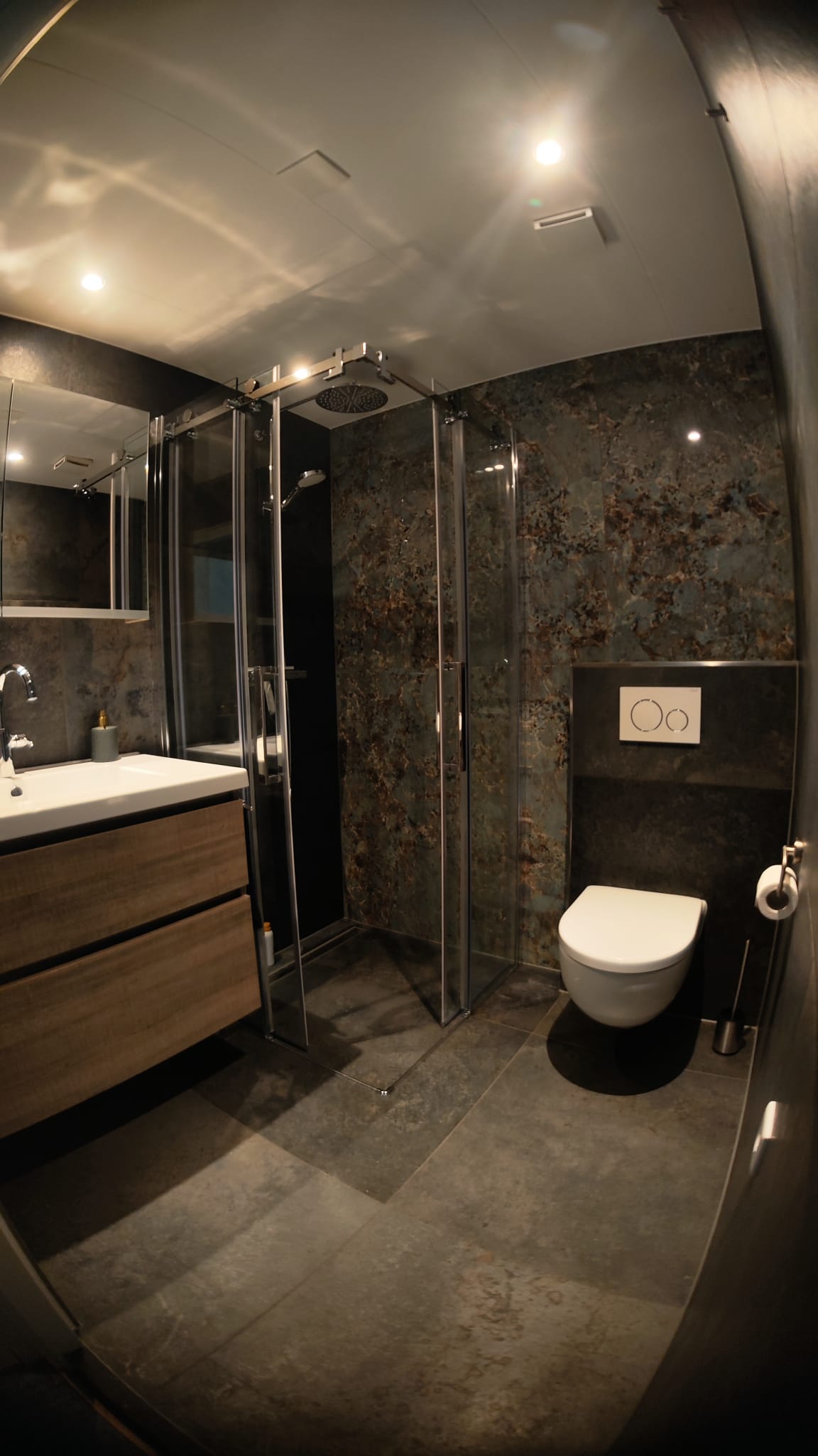 Badkamer boven Badkamer boven